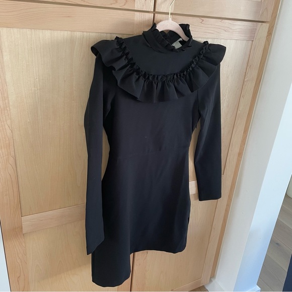 Stylish H&M LITTLE BLACK DRESS! - Picture 2 of 10